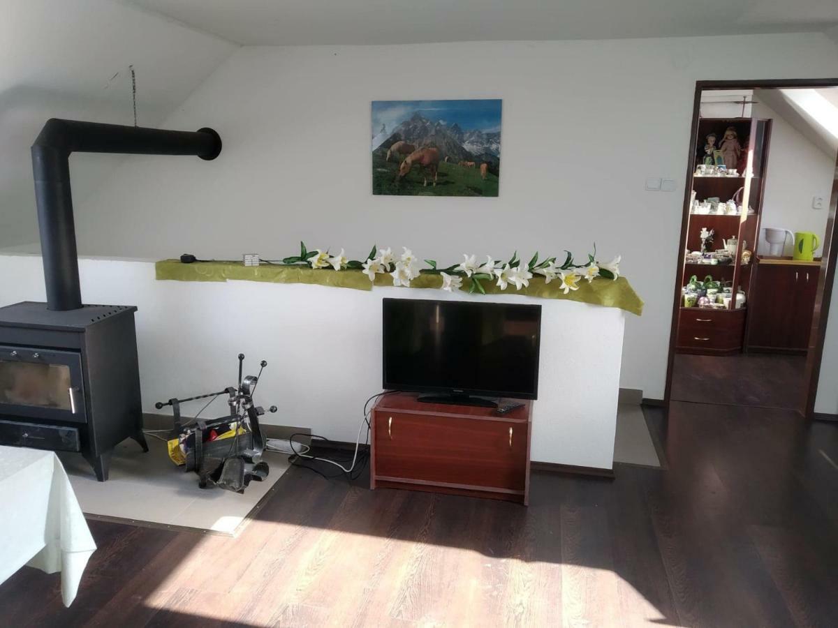 Apartman Gabika Na Zahori Apartment Malacky Exterior photo